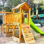 Campeggio Village Punta Navaccia 3*