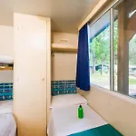 纳瓦楚辞野营村酒店 3*
