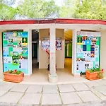 Campeggio Village Punta Navaccia 3*