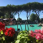 Campingplads Village Punta Navaccia Tuoro sul Trasimeno