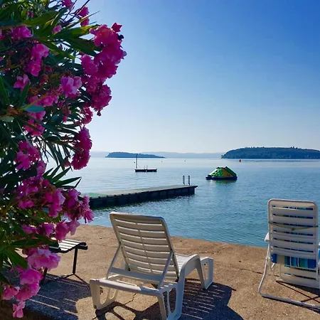 Campsite Village Punta Navaccia 3*