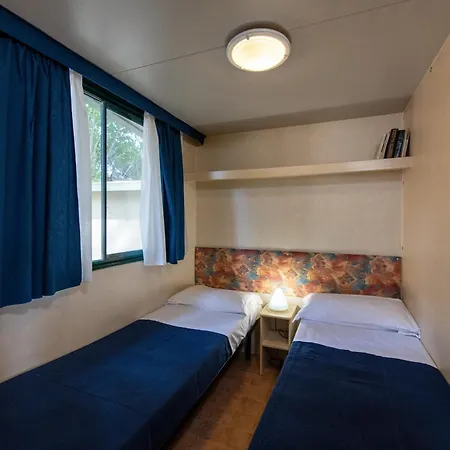 Village Punta Navaccia 3* 투오로술트라시메노