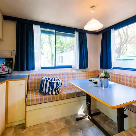 Village Punta Navaccia 3* Туоро-суль-Тразимено