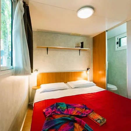 Village Punta Navaccia 3* トゥオーロ・スル・トラジメーノ